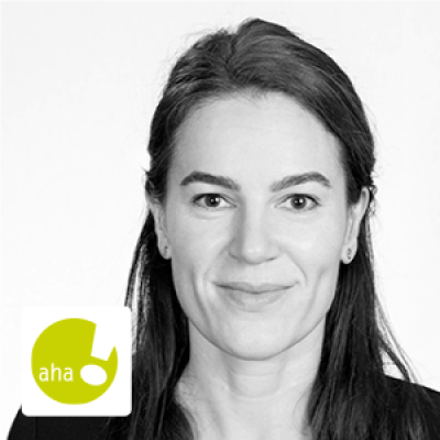 Schwarzweißes Portraitfoto von Tamara Bielmann, Leiterin Marketing und Mittelbeschaffung des aha! Allergiezentrum Schweiz